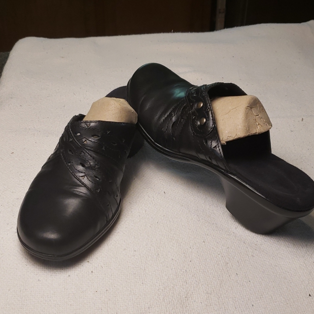 Women's Clarks shoes